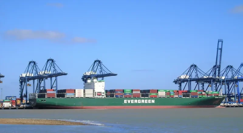 EVER LINKING Container Ship IMO 9629043 photo 3