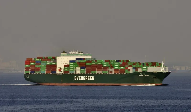 EVER LUCID Container Ship IMO 9629055 photo 2