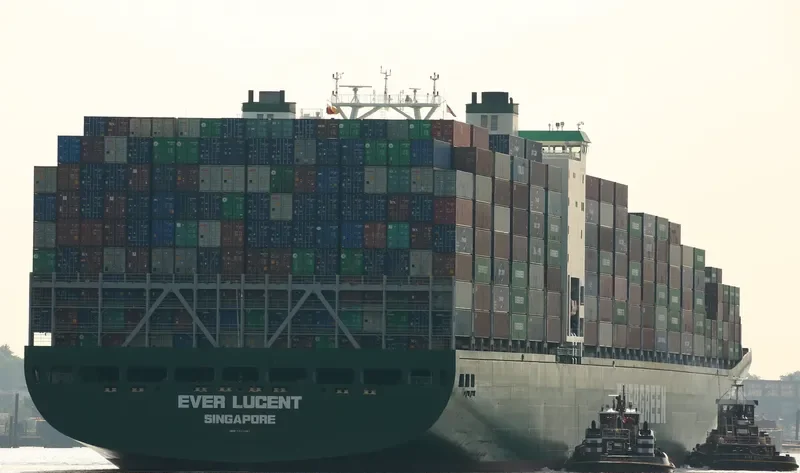 EVER LUCENT Container Ship IMO 9629067 photo 4