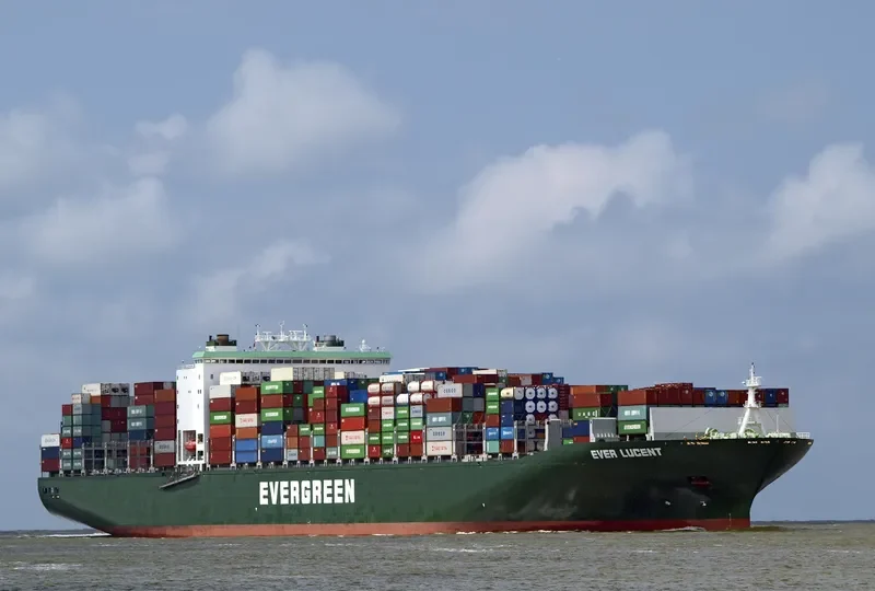 EVER LUCENT Container Ship IMO 9629067 photo 10