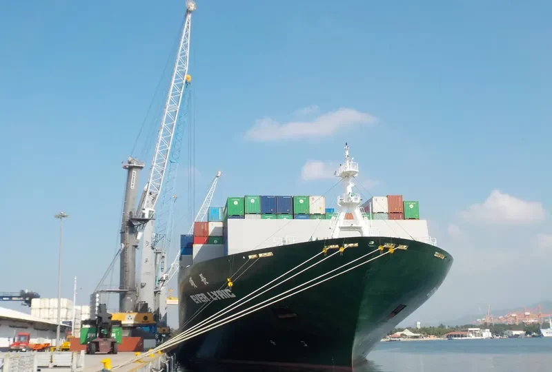EVER LYRIC Container Ship IMO 9629108