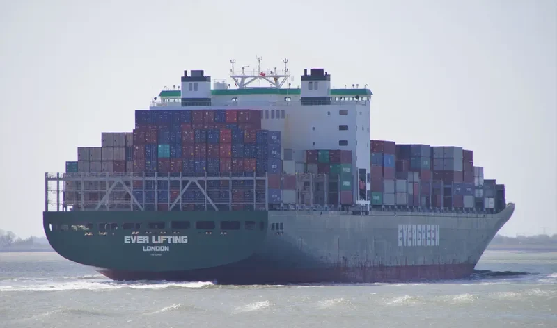EVER LIFTING Container Ship IMO 9629122 photo 4