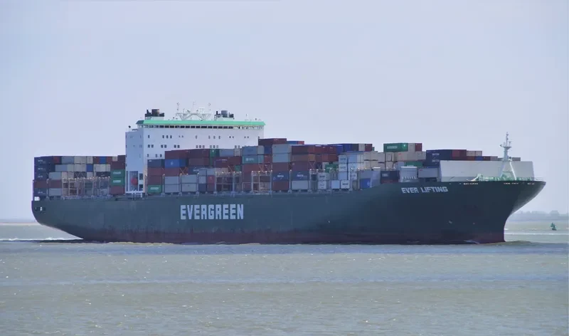 EVER LIFTING Container Ship IMO 9629122 photo 5