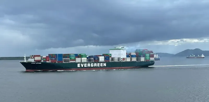 EVER LIFTING Container Ship IMO 9629122 photo 6