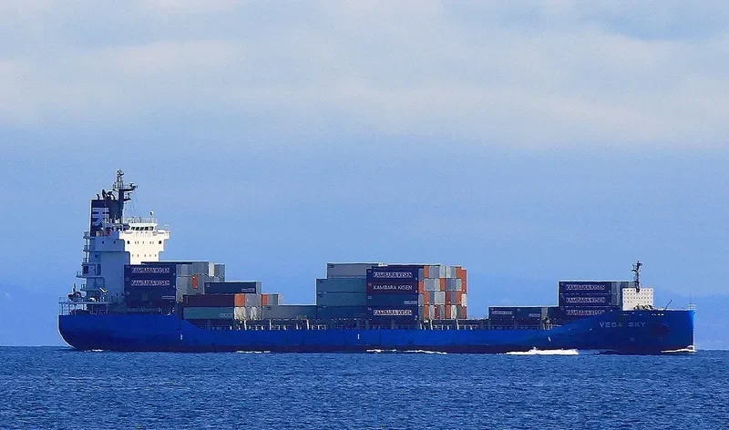 VEGA SKY Container Ship IMO 9629407 photo 3