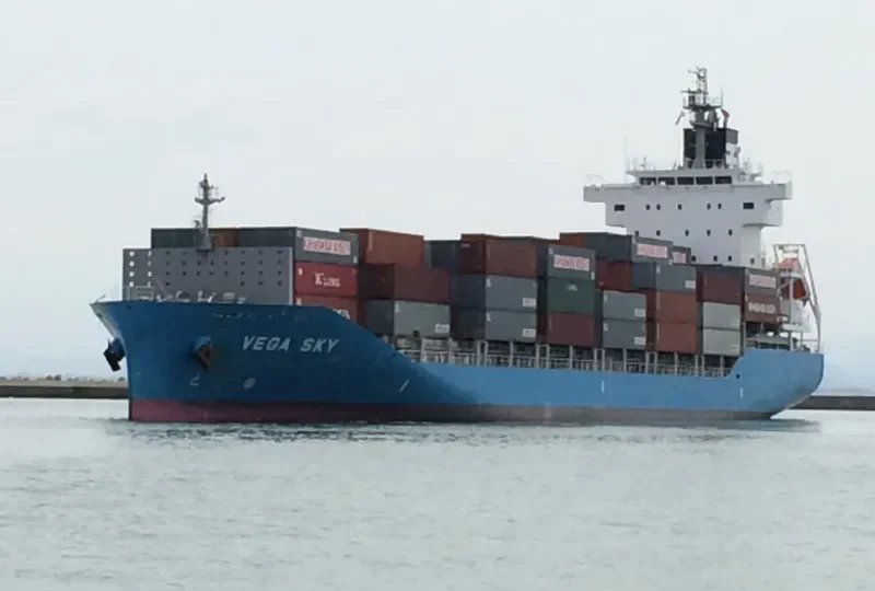 VEGA SKY Container Ship IMO 9629407 photo 4
