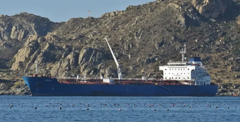 ARICA Tanker IMO 9629495 photo 2