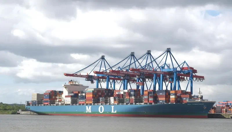 ONE COMMITMENT Container Ship IMO 9629902 photo 8