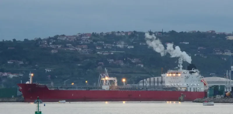 STI GARNET Tanker IMO 9629952 photo 2