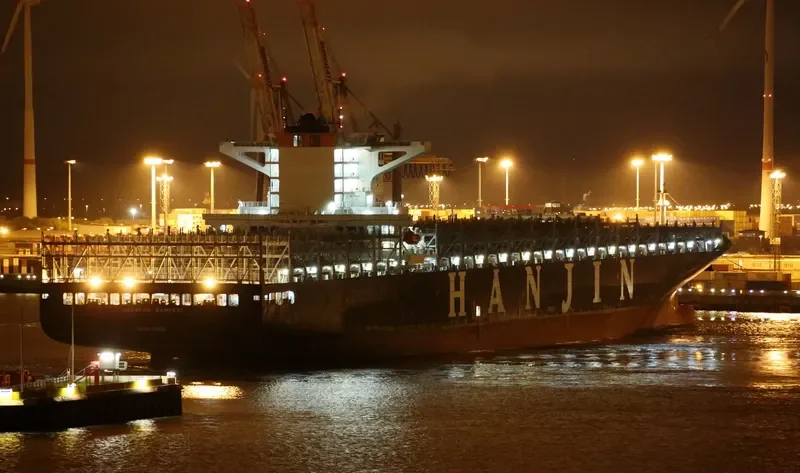SEASPAN ZAMBEZI Container Ship IMO 9630406 photo 2