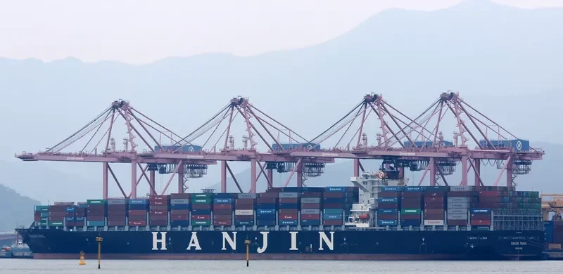 SEASPAN ZAMBEZI Container Ship IMO 9630406 photo 3