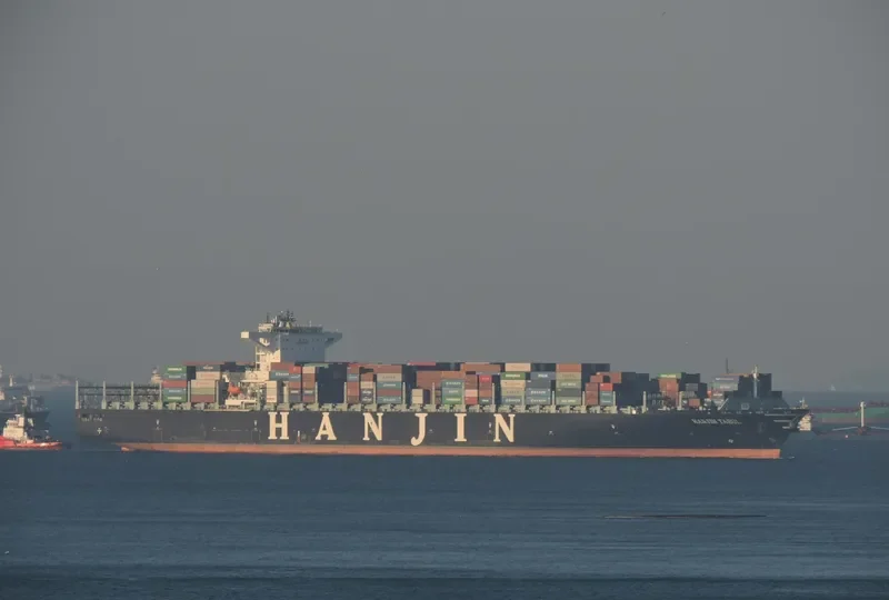 SEASPAN ZAMBEZI Container Ship IMO 9630406 photo 5