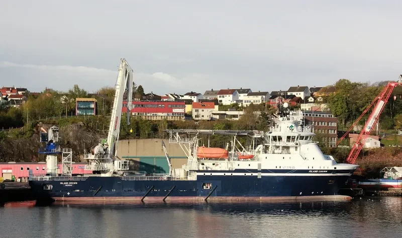 ISLAND CROWN Offshore Vessel IMO 9630535