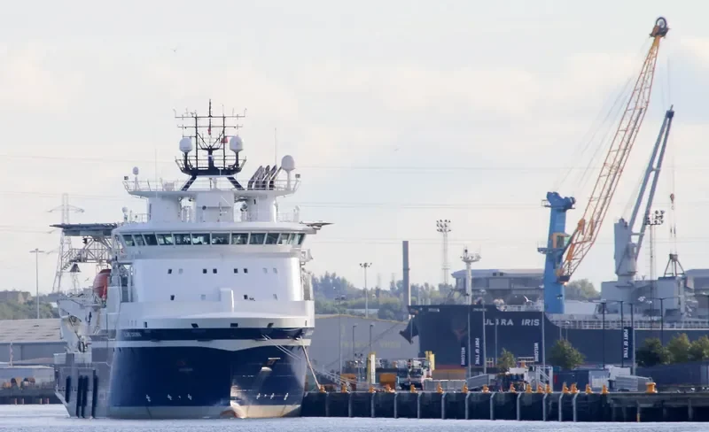 ISLAND CROWN Offshore Vessel IMO 9630535 photo 5