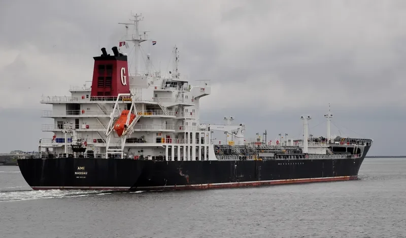 LADY RINA Tanker IMO 9631383 photo 3