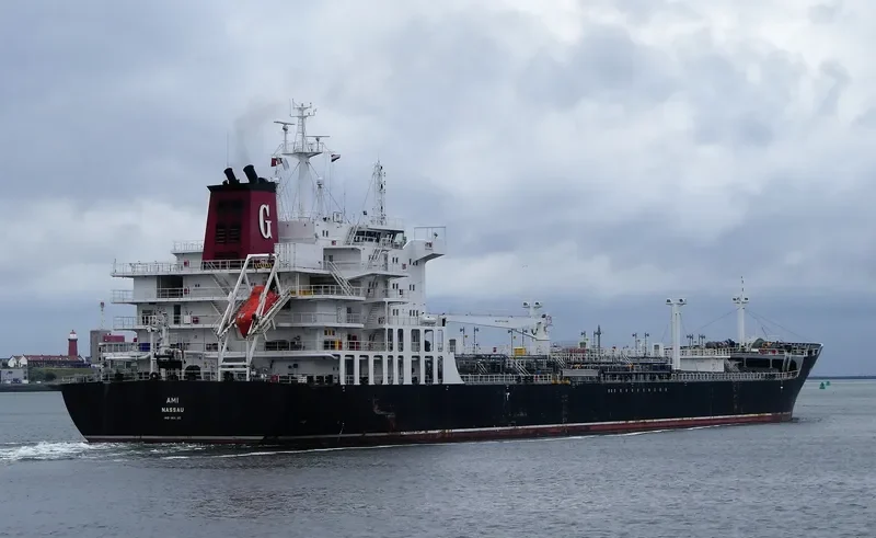 LADY RINA Tanker IMO 9631383 photo 5