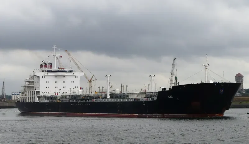 LADY RINA Tanker IMO 9631383 photo 6