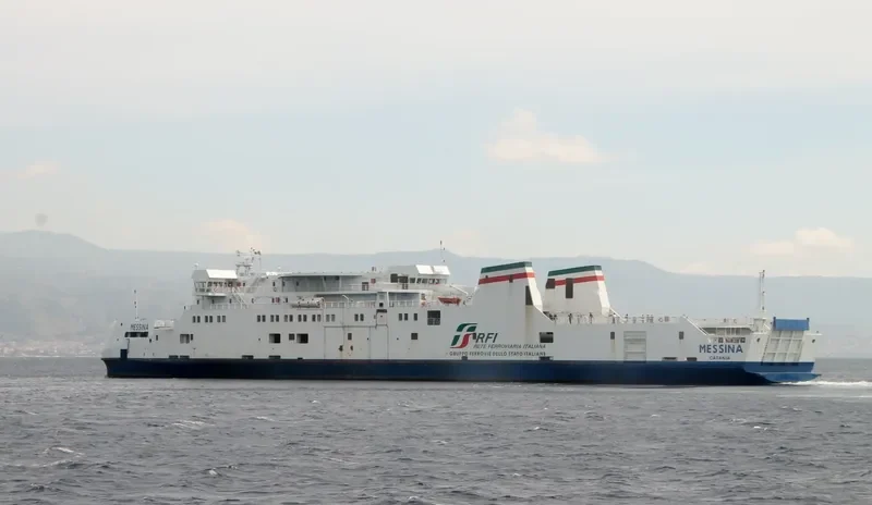 MESSINA Ro-Ro IMO 9631797 photo 2