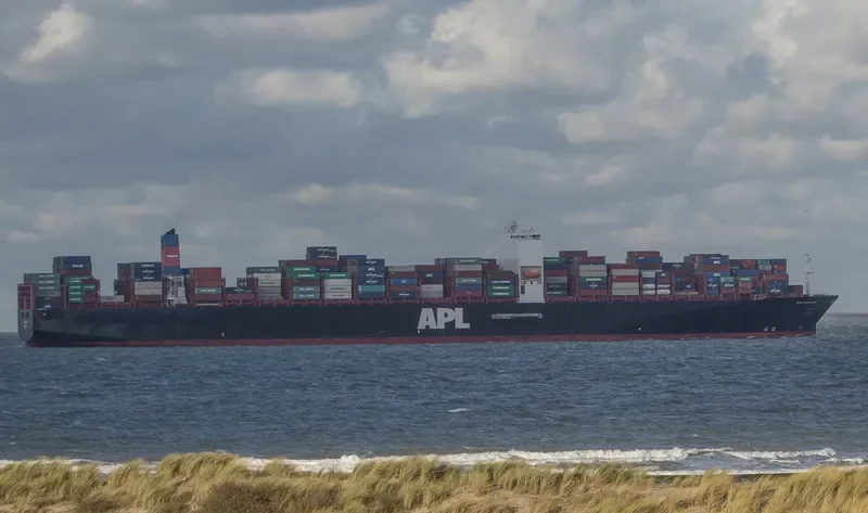 APL RAFFLES Container Ship IMO 9631979