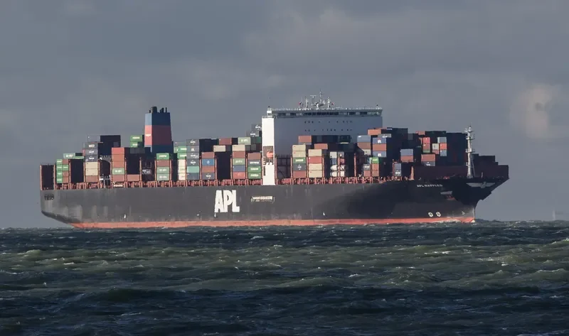 APL RAFFLES Container Ship IMO 9631979 photo 2