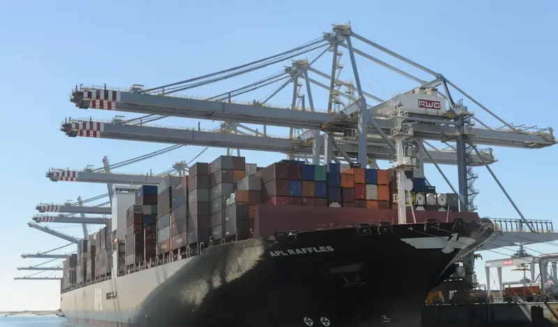 APL RAFFLES Container Ship IMO 9631979 photo 6