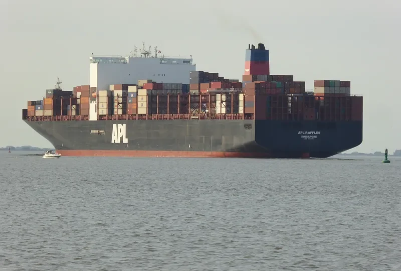 APL RAFFLES Container Ship IMO 9631979 photo 10