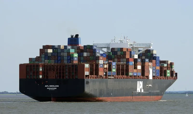 APL MERLION Container Ship IMO 9632014 photo 3