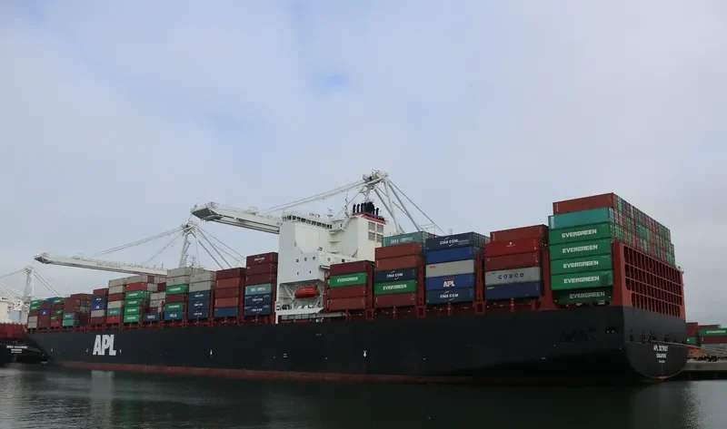 APL DETROIT Container Ship IMO 9632208 photo 2