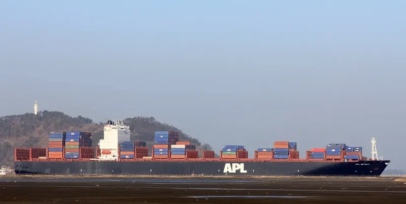 APL DETROIT Container Ship IMO 9632208 photo 8