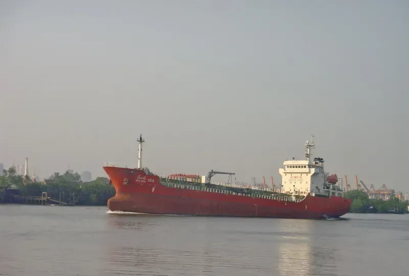 BIG SEA 104 Tanker IMO 9635535 photo 7