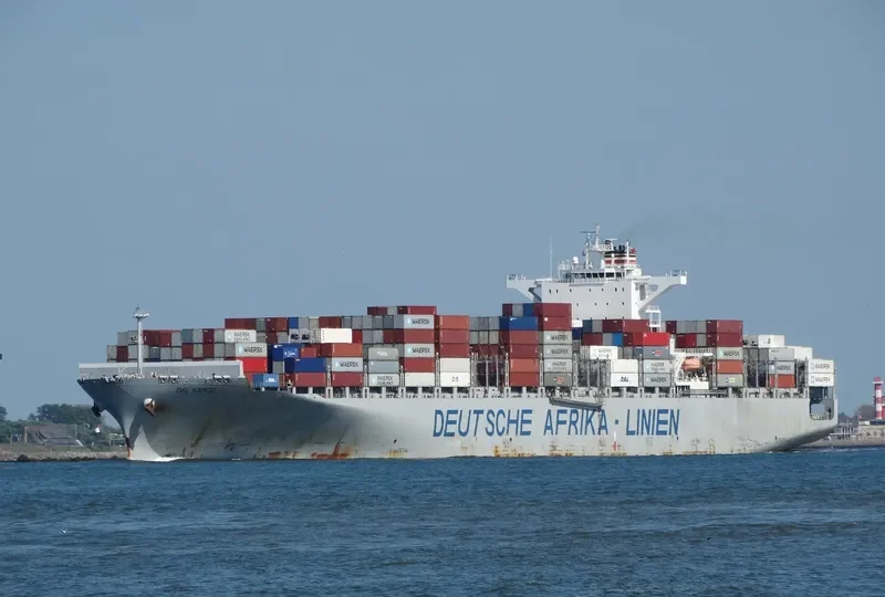 SFL MAUI Container Ship IMO 9635688 photo 8