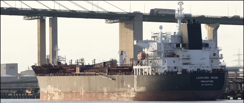 VALLE LUNA Tanker IMO 9635755 photo 2