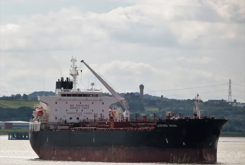 VALLE LUNA Tanker IMO 9635755 photo 5
