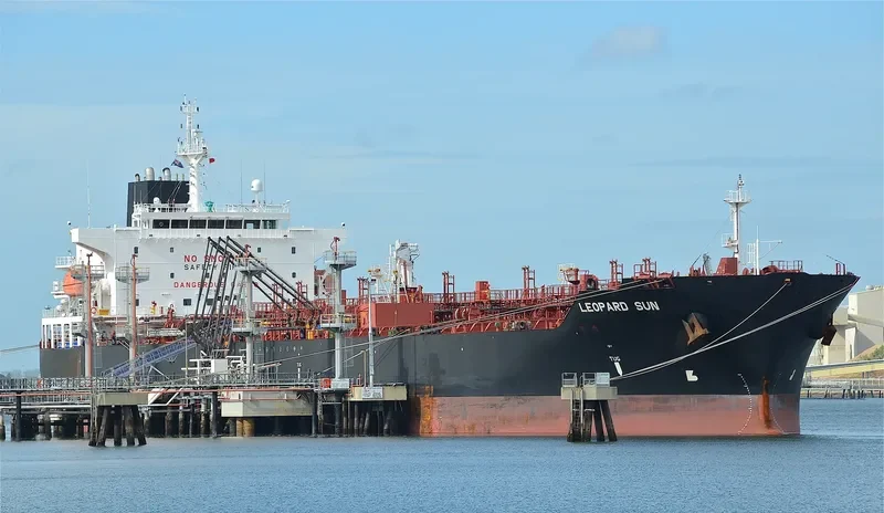 VALLE SOLE Tanker IMO 9635781 photo 4