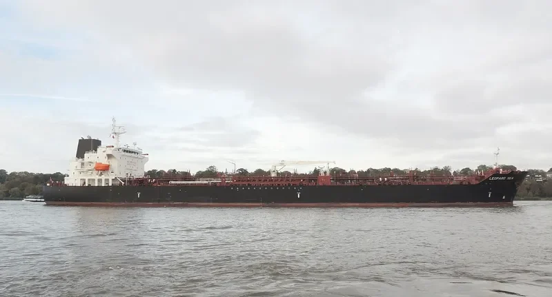 VALLE SOLE Tanker IMO 9635781 photo 9