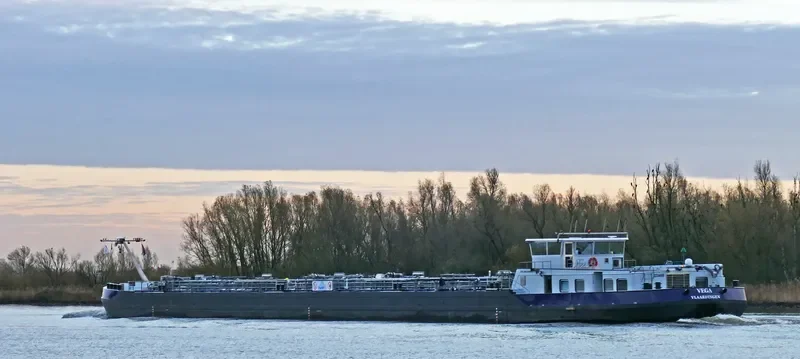 VEGA Tanker IMO 9636565 photo 3