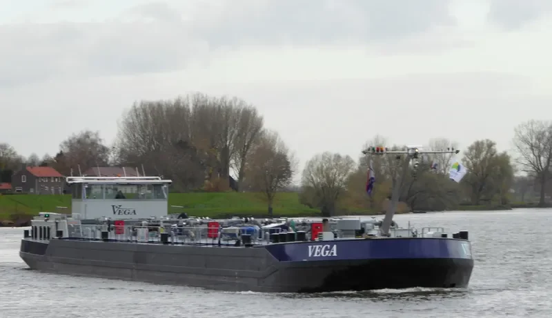VEGA Tanker IMO 9636565 photo 5