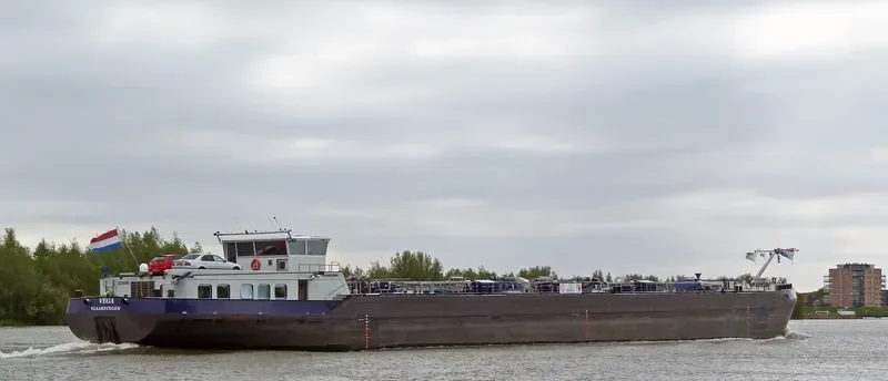 VEGA Tanker IMO 9636565 photo 9