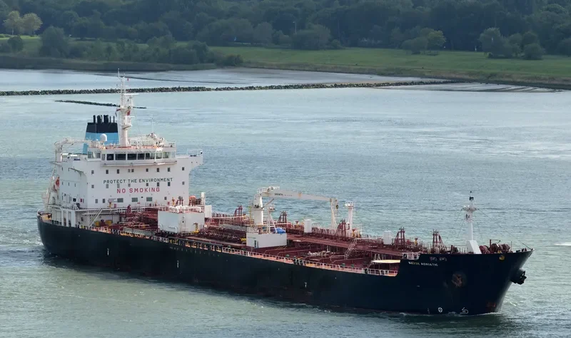 MAERSK ADRIATIC Tanker IMO 9636632 photo 9