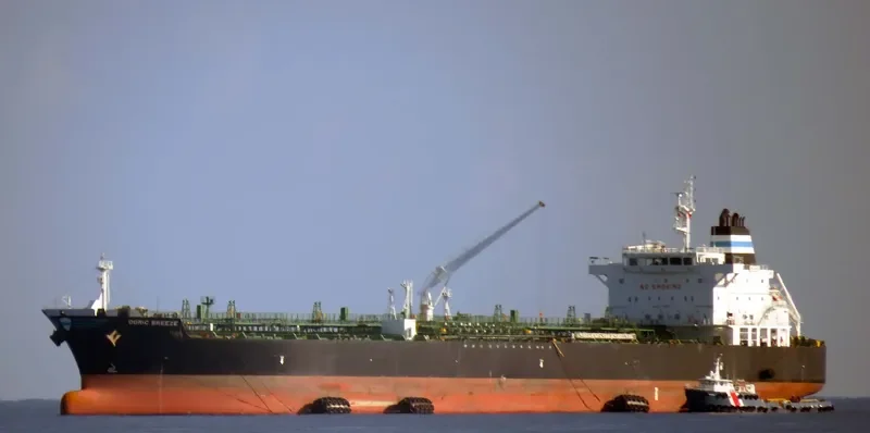 DORIC BREEZE Tanker IMO 9637129 photo 4