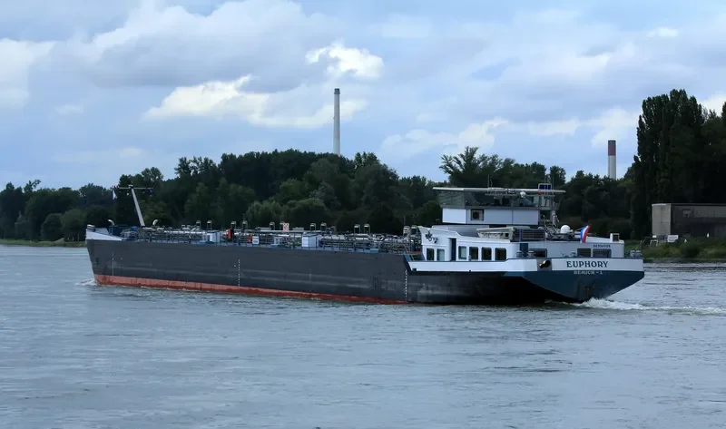 EUPHORY Tanker IMO 9637179 photo 6