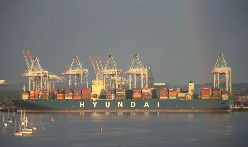 HYUNDAI HOPE Container Ship IMO 9637234 photo 6