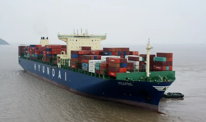 HYUNDAI DRIVE Container Ship IMO 9637246