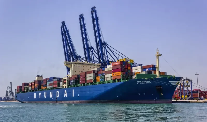 HYUNDAI DRIVE Container Ship IMO 9637246 photo 9