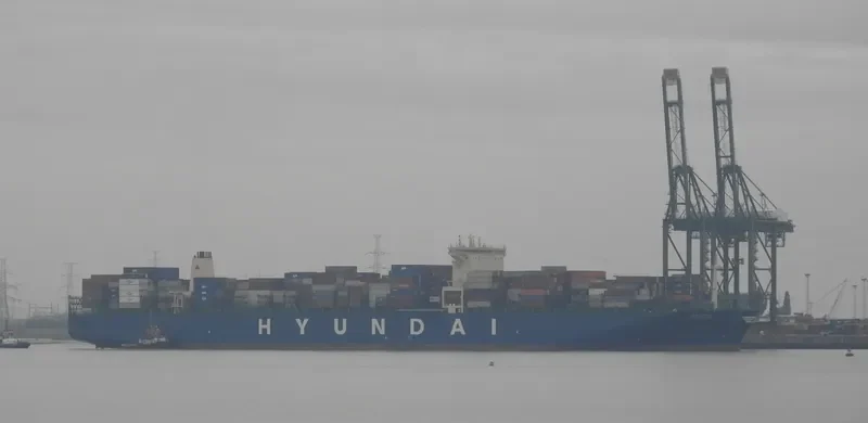 HYUNDAI PRIDE Container Ship IMO 9637260 photo 6
