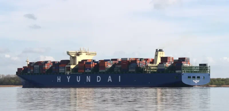 HYUNDAI PRIDE Container Ship IMO 9637260 photo 9