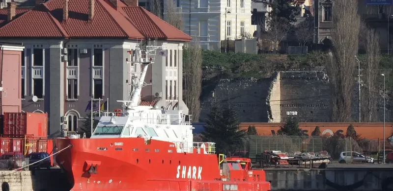 SHARK 1 Offshore Vessel IMO 9637478 photo 2