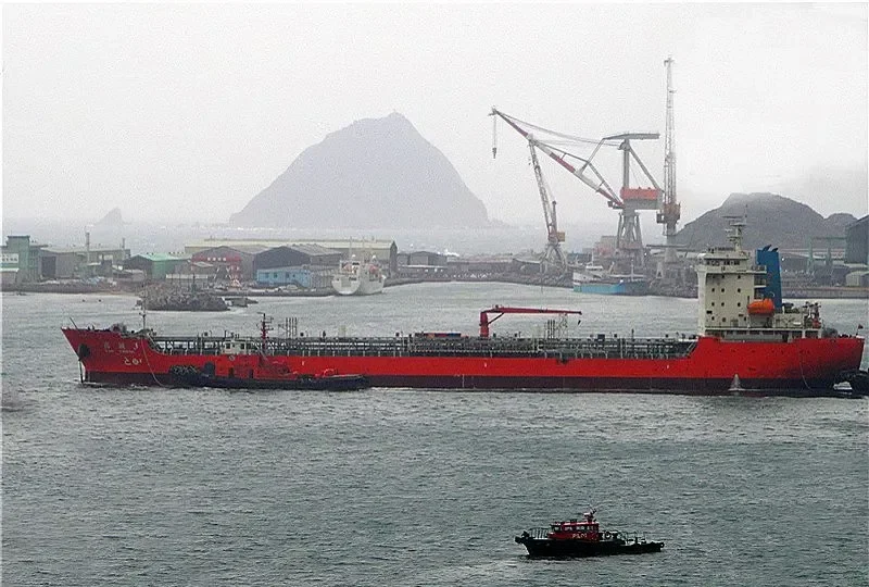 WEALTHY LOYAL Tanker IMO 9637650
