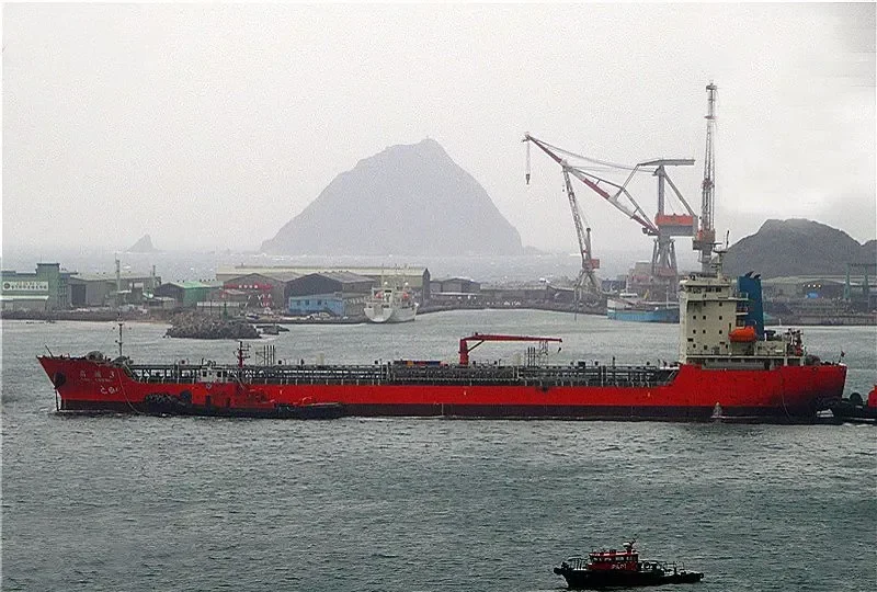 WEALTHY LOYAL Tanker IMO 9637650 photo 2
