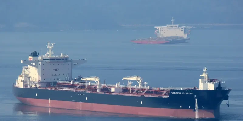 LAMBADA SPIRIT Tanker IMO 9637698 photo 3